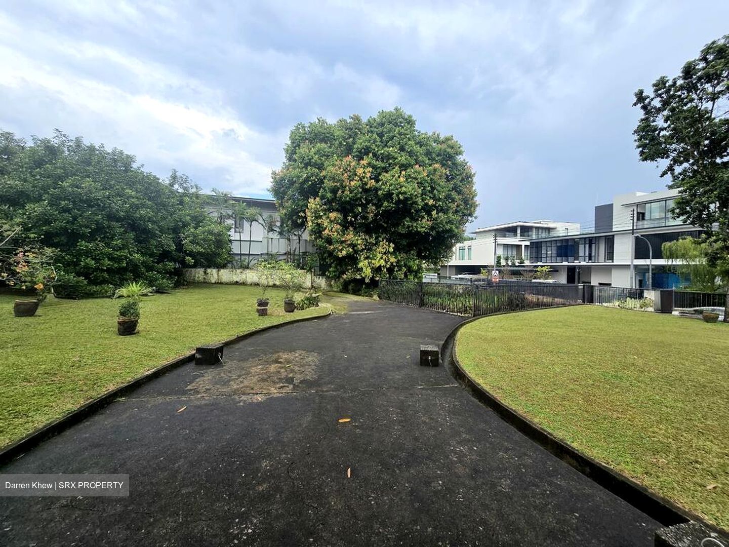 Swiss Club Park (D11), Detached #569607351